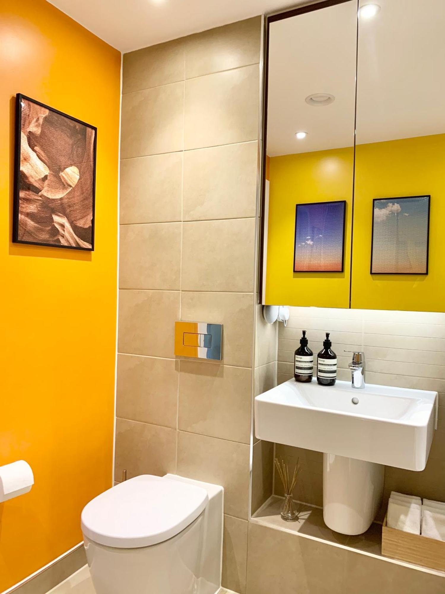 Habitación en casa particular Modern Bedroom With Private Bathroom And Shared Kitchen & Lounge In Our Londres
